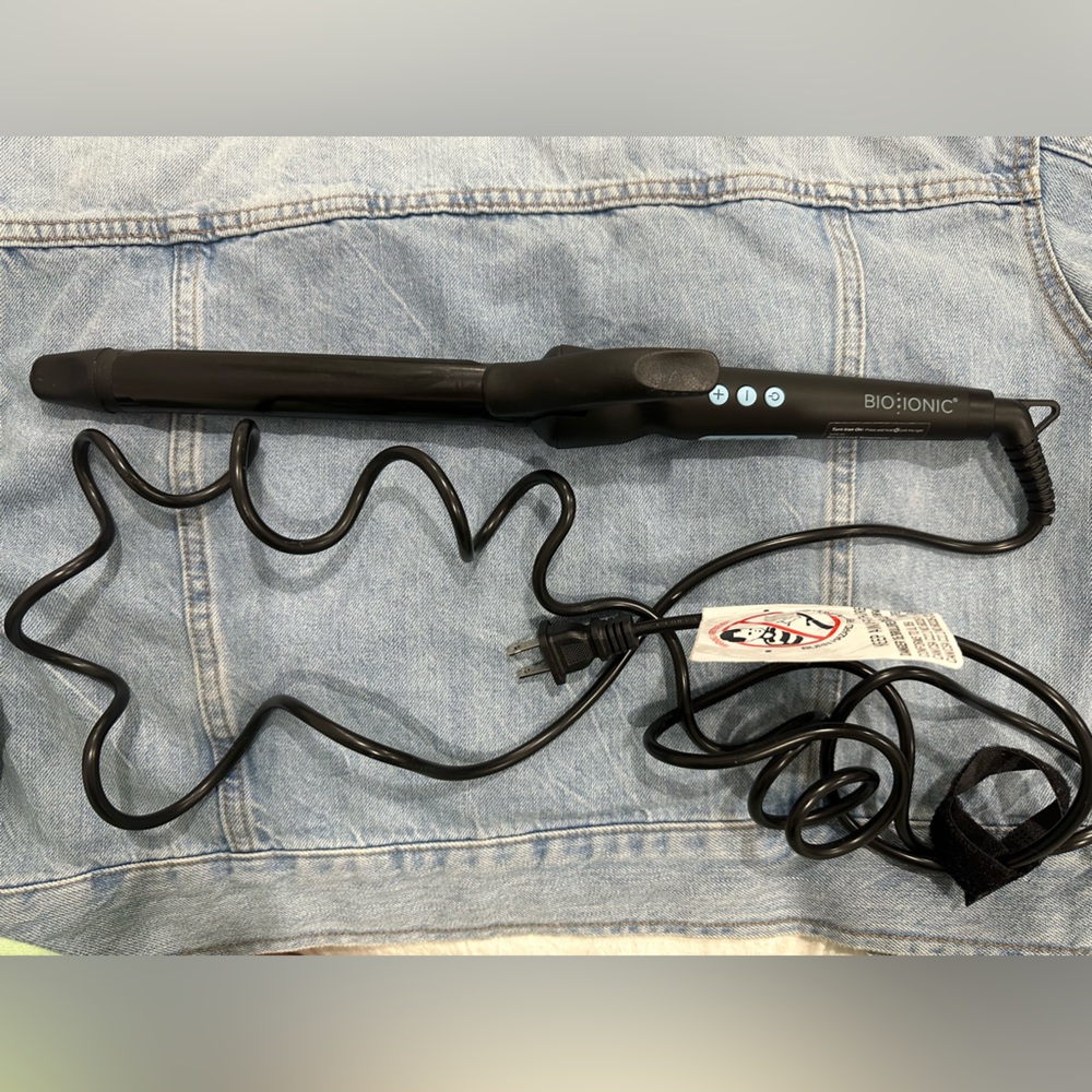 TikTok famous bioionic long barrel curling iron